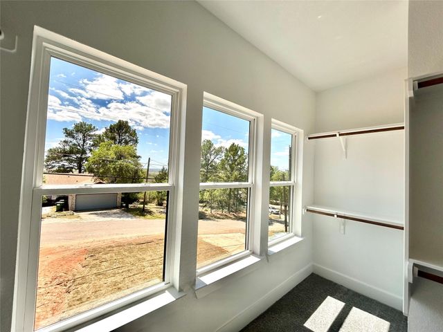 120 Kaelepulu DR, Bastrop, TX 78602