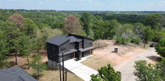 120 Kaelepulu DR, Bastrop, TX 78602