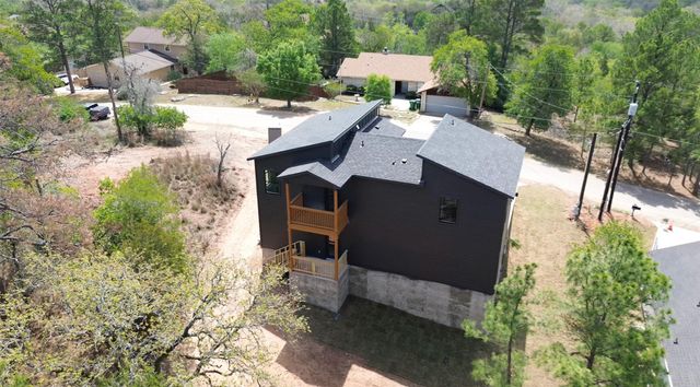 120 Kaelepulu DR, Bastrop, TX 78602
