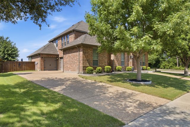 5700 Waterford Lane, Mckinney, TX 75071