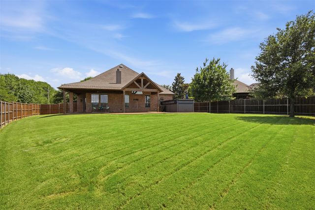 5700 Waterford Lane, Mckinney, TX 75071