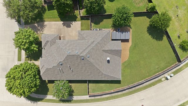 5700 Waterford Lane, Mckinney, TX 75071