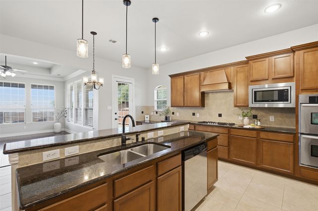 5700 Waterford Lane, Mckinney, TX 75071