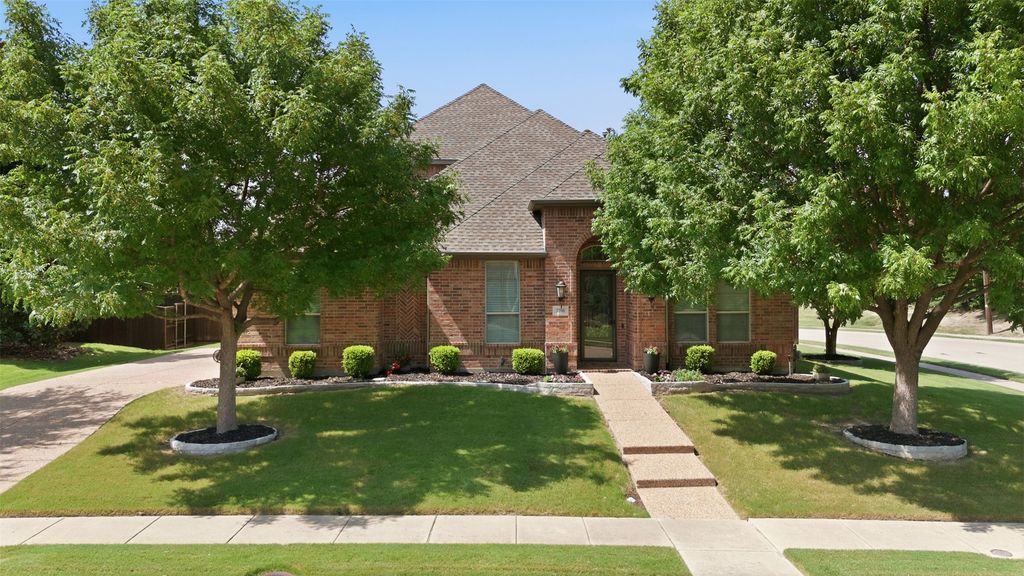 5700 Waterford Lane, Mckinney, TX 75071