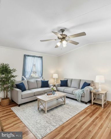 11 CREEKSIDE DR, West Grove, PA 19390