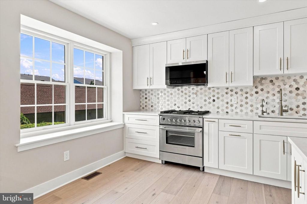633 E MAIN ST #B7, MOORESTOWN, NJ 08057 — photo 5