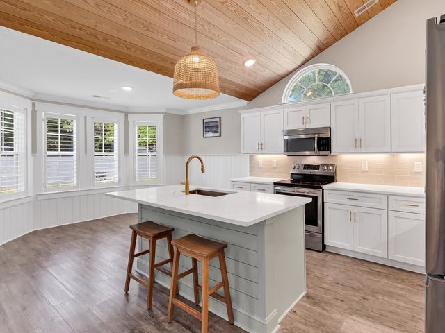 100 Vista Oaks Ct., Murrells Inlet, SC 29576