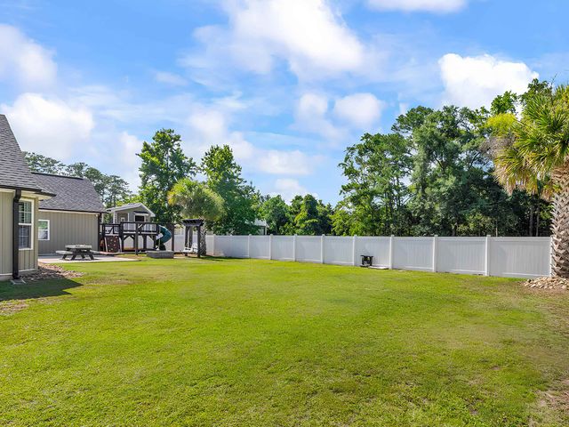 100 Vista Oaks Ct., Murrells Inlet, SC 29576