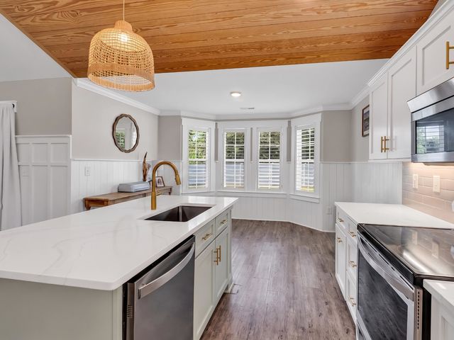 100 Vista Oaks Ct., Murrells Inlet, SC 29576