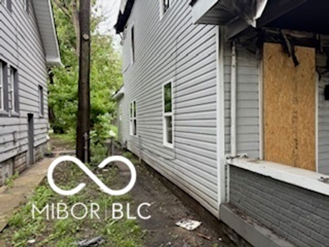 4122 E Washington Street, Indianapolis, IN 46201