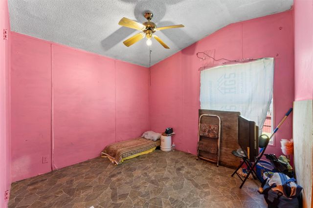 606 S S Pine Hill Street, Pinehurst, TX 77362