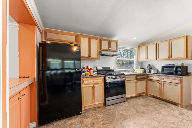 606 S S Pine Hill Street, Pinehurst, TX 77362