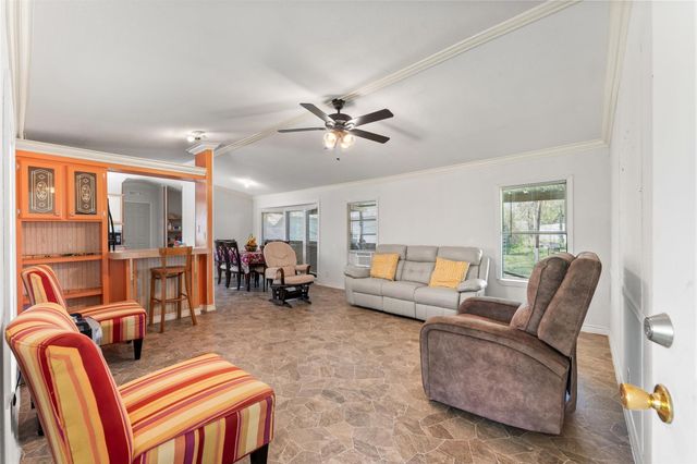 606 S S Pine Hill Street, Pinehurst, TX 77362