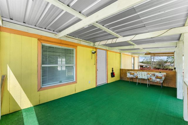 606 S S Pine Hill Street, Pinehurst, TX 77362