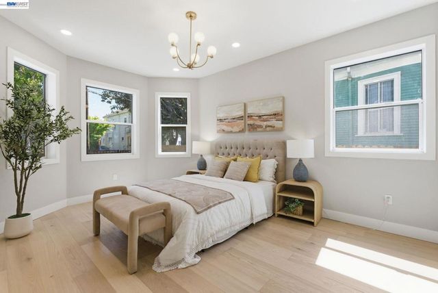 1026 54Th St, Oakland, CA 94608
