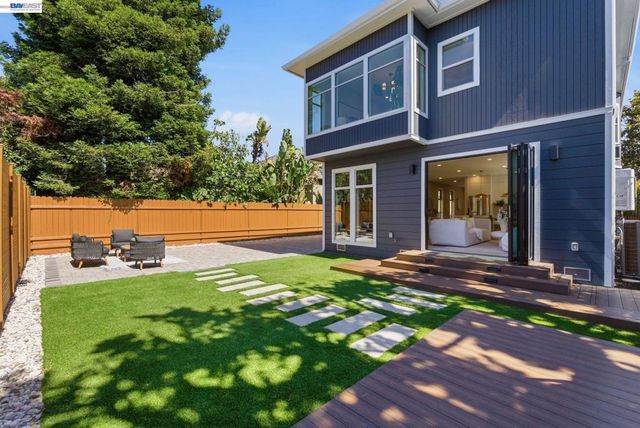 1026 54Th St, Oakland, CA 94608