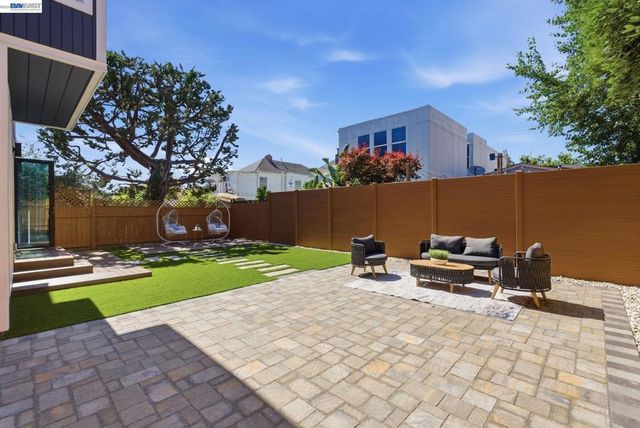 1026 54Th St, Oakland, CA 94608
