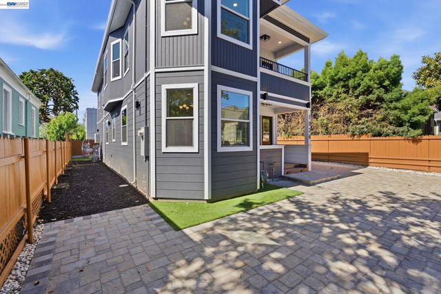 1026 54Th St, Oakland, CA 94608