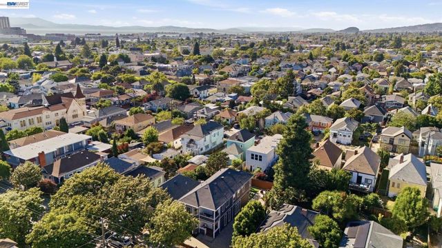 1026 54Th St, Oakland, CA 94608