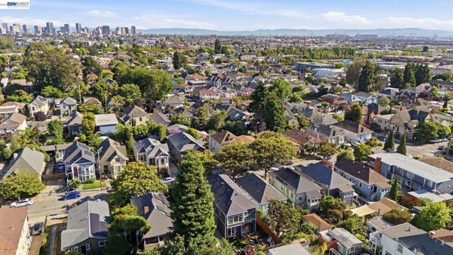 1026 54Th St, Oakland, CA 94608