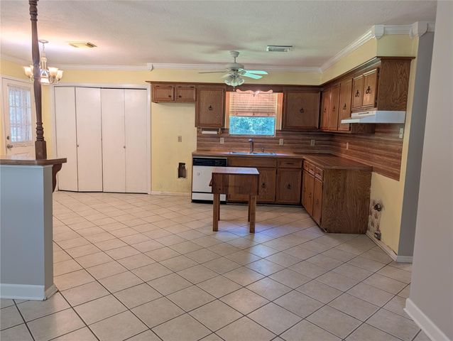 25383 Moss Circle, Cleveland, TX 77328