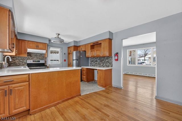 24 4Th Ave, Woodbridge Twp., NJ 07064