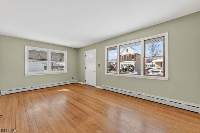 24 4Th Ave, Woodbridge Twp., NJ 07064