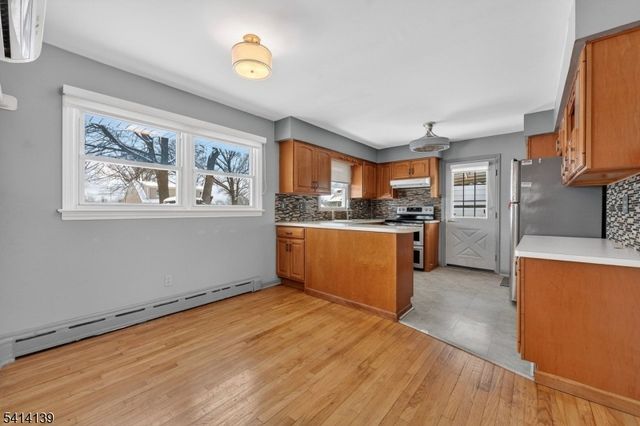 24 4Th Ave, Woodbridge Twp., NJ 07064