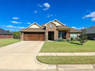 3213 Shoreline Drive, Burleson, TX 76028