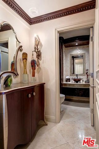 10212 Briarwood Drive, Los Angeles, CA 90077