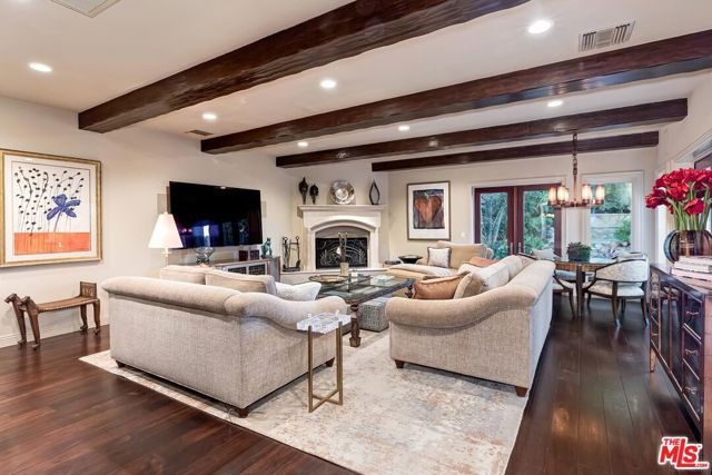 10212 Briarwood Drive, Los Angeles, CA 90077