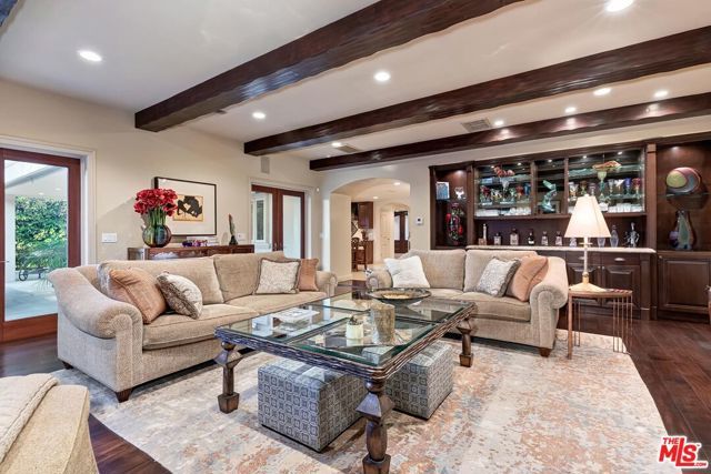 10212 Briarwood Drive, Los Angeles, CA 90077