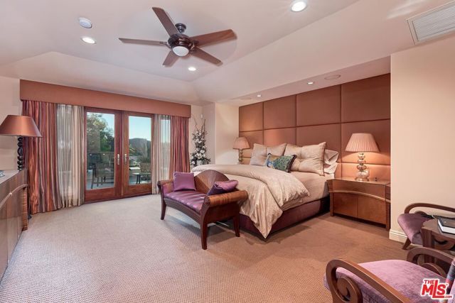 10212 Briarwood Drive, Los Angeles, CA 90077