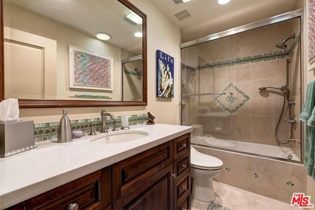 10212 Briarwood Drive, Los Angeles, CA 90077