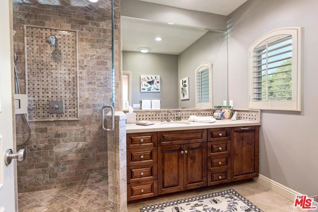 10212 Briarwood Drive, Los Angeles, CA 90077