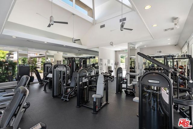 10212 Briarwood Drive, Los Angeles, CA 90077