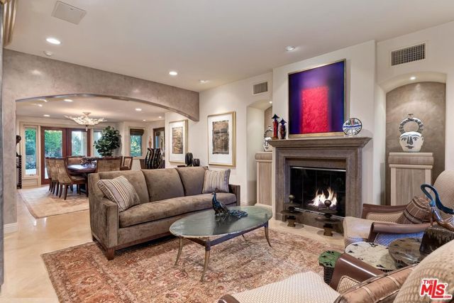 10212 Briarwood Drive, Los Angeles, CA 90077