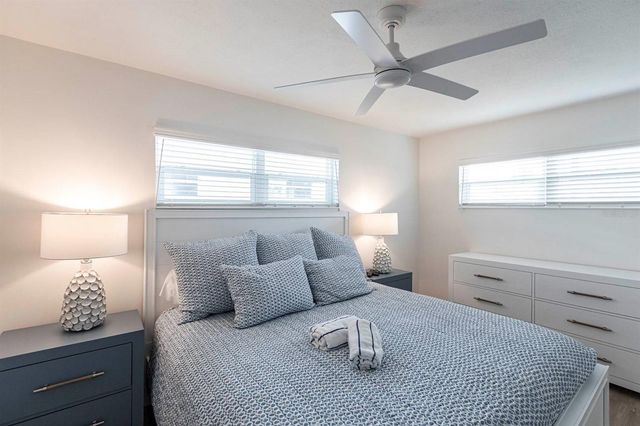 6020 MIDNIGHT PASS ROAD 5, Sarasota, FL 34242