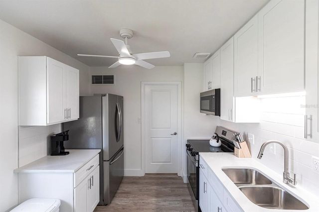 6020 MIDNIGHT PASS ROAD 5, Sarasota, FL 34242