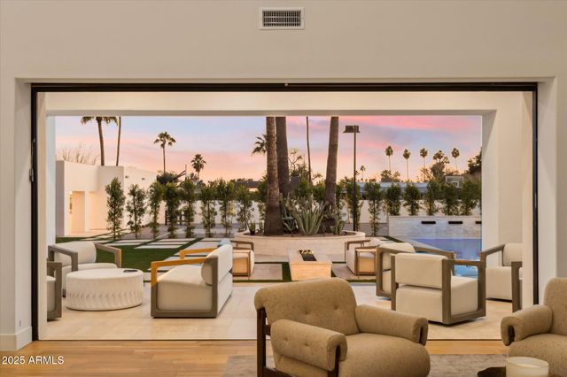 9809 E DESERT COVE Avenue, Scottsdale, AZ 85260