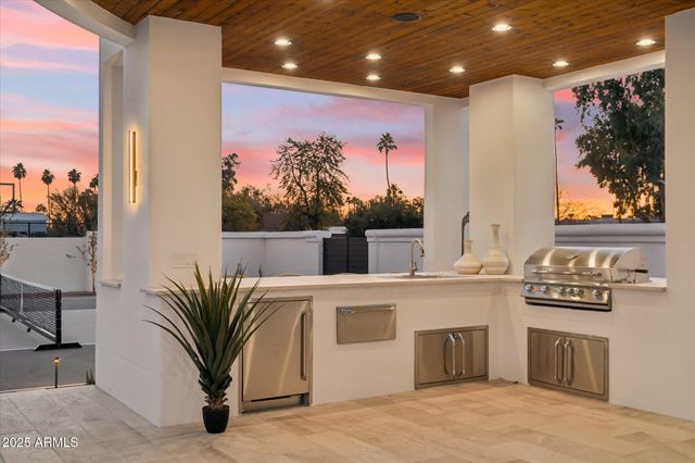 9809 E DESERT COVE Avenue, Scottsdale, AZ 85260
