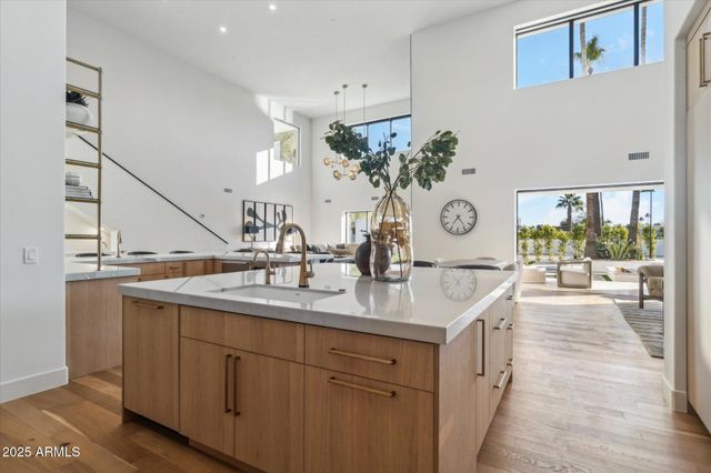 9809 E DESERT COVE Avenue, Scottsdale, AZ 85260