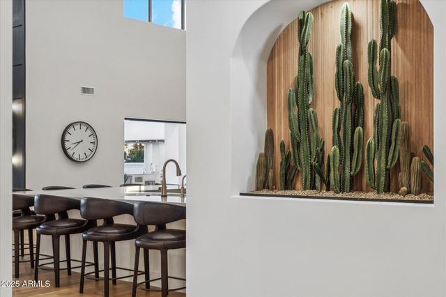 9809 E DESERT COVE Avenue, Scottsdale, AZ 85260