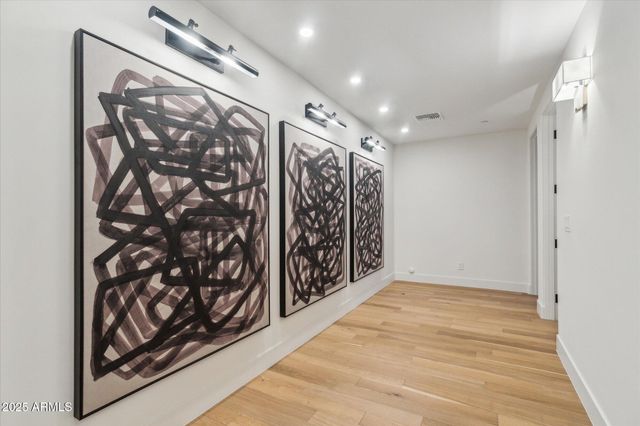 9809 E DESERT COVE Avenue, Scottsdale, AZ 85260