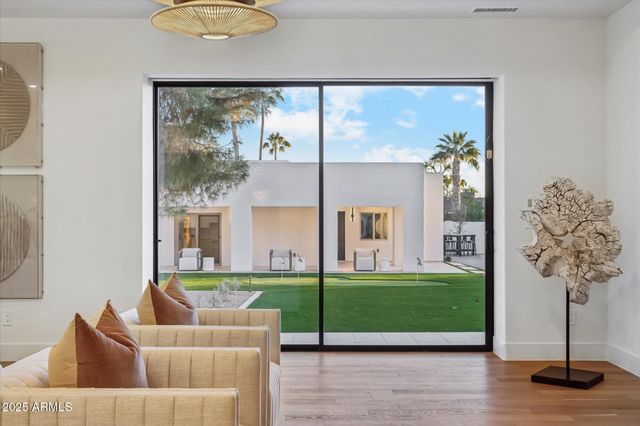 9809 E DESERT COVE Avenue, Scottsdale, AZ 85260