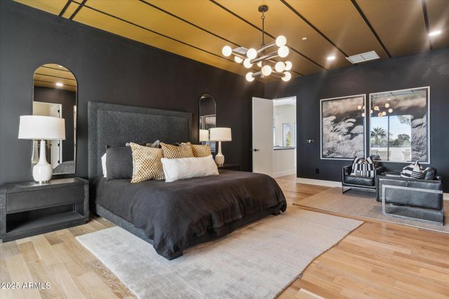 9809 E DESERT COVE Avenue, Scottsdale, AZ 85260