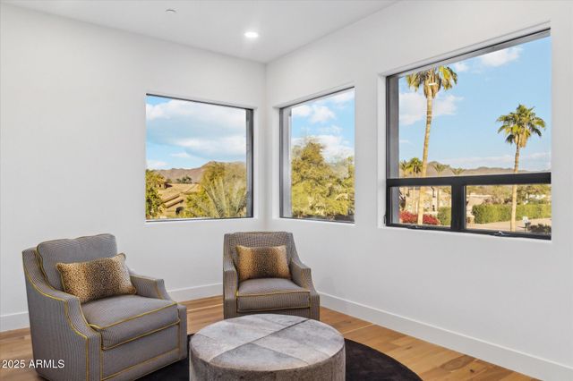 9809 E DESERT COVE Avenue, Scottsdale, AZ 85260