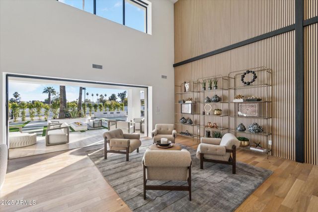 9809 E DESERT COVE Avenue, Scottsdale, AZ 85260