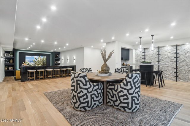 9809 E DESERT COVE Avenue, Scottsdale, AZ 85260