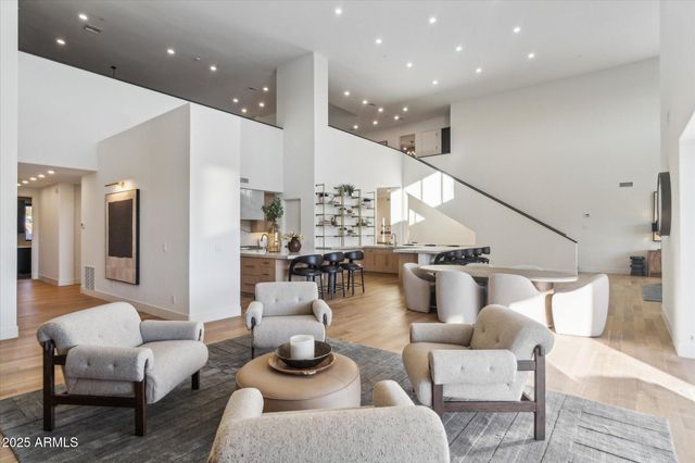 9809 E DESERT COVE Avenue, Scottsdale, AZ 85260